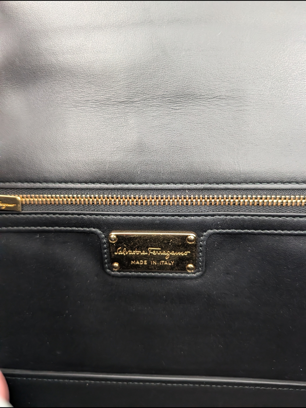 Salvatore Ferragamo Black Vara Bow Leather Chain Shoulder Bag - Picture 10 of 13